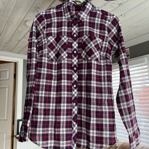 Eddie Bauer Classic Fit button down shirt xs